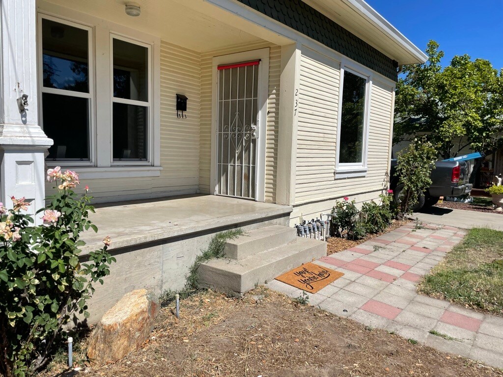 237 N 1st Ave, Oakdale, CA 95361 House Rental in Oakdale, CA