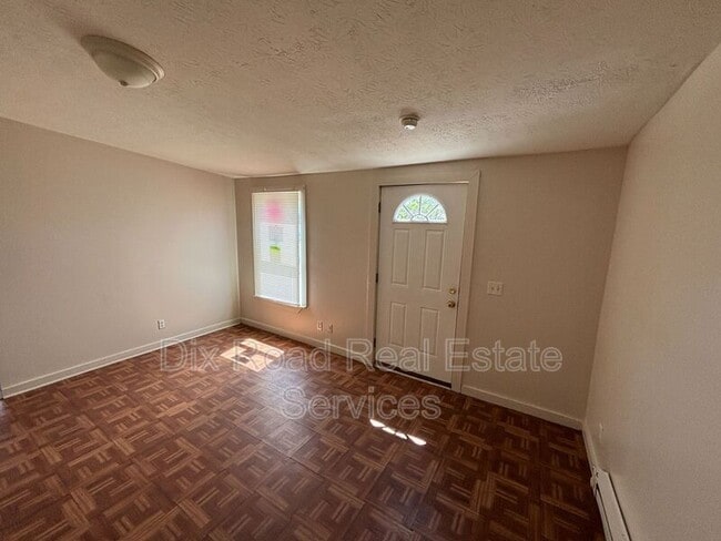 Foto del edificio - 829 Maple Ave