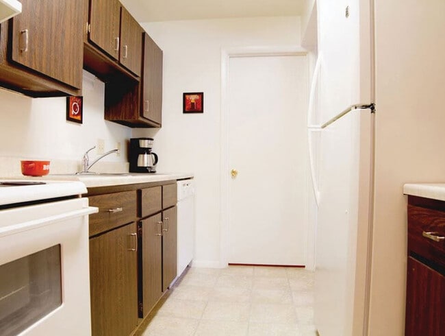 Fully-Equipped Kitchen - The Village on Beaver Creek Apartments