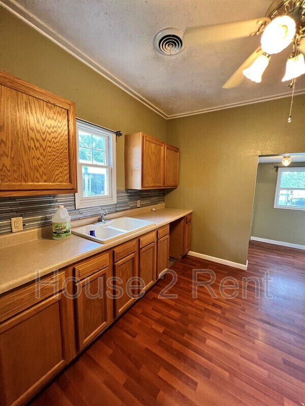 Foto del edificio - 1516 Cherry St