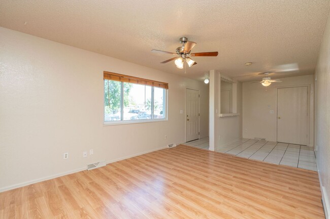 Building Photo - Nice 3 bedroom 1 bath Home close to Downto...
