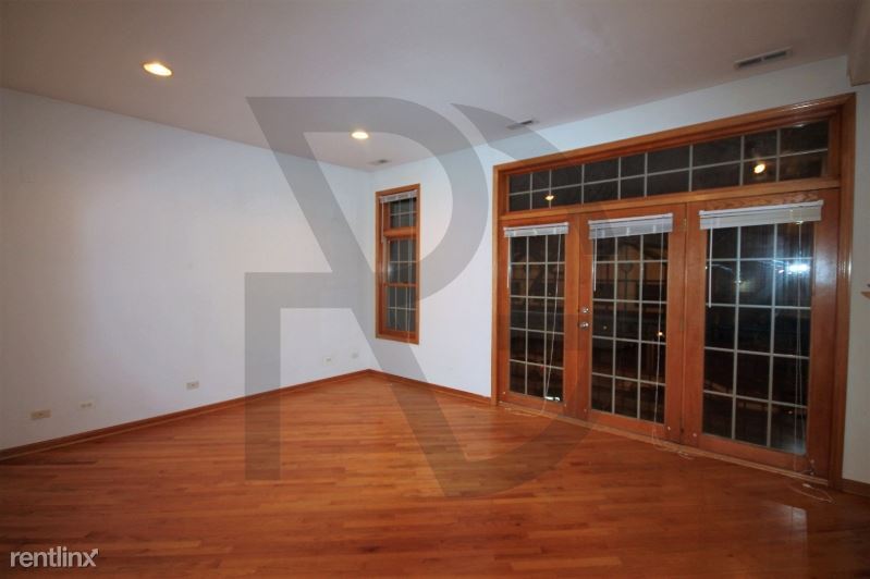 Foto principal - 2251 N Southport Ave