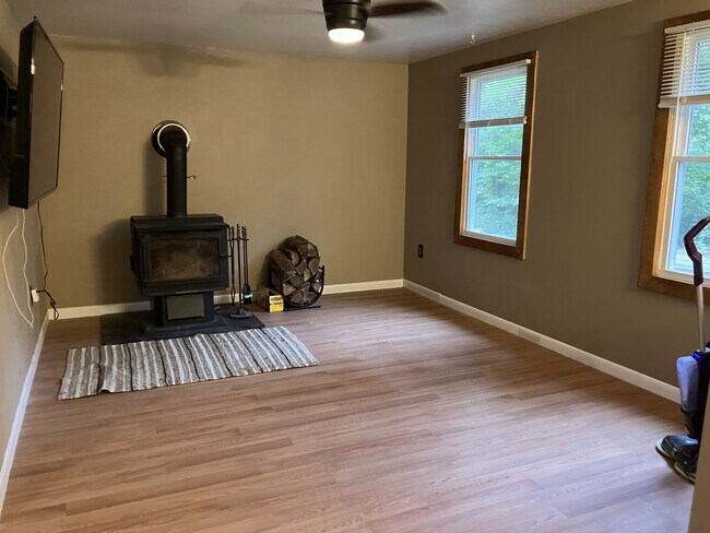 Building Photo - 832 Bridgton Rd