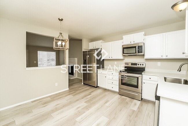 Building Photo - Charming 3 Bedroom in Brighton!