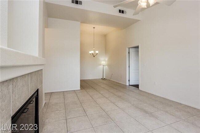 Foto del edificio - 2305 W Horizon Ridge Pkwy