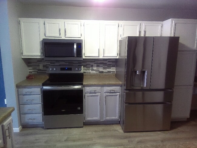 Building Photo - 1103 Autumn Dr