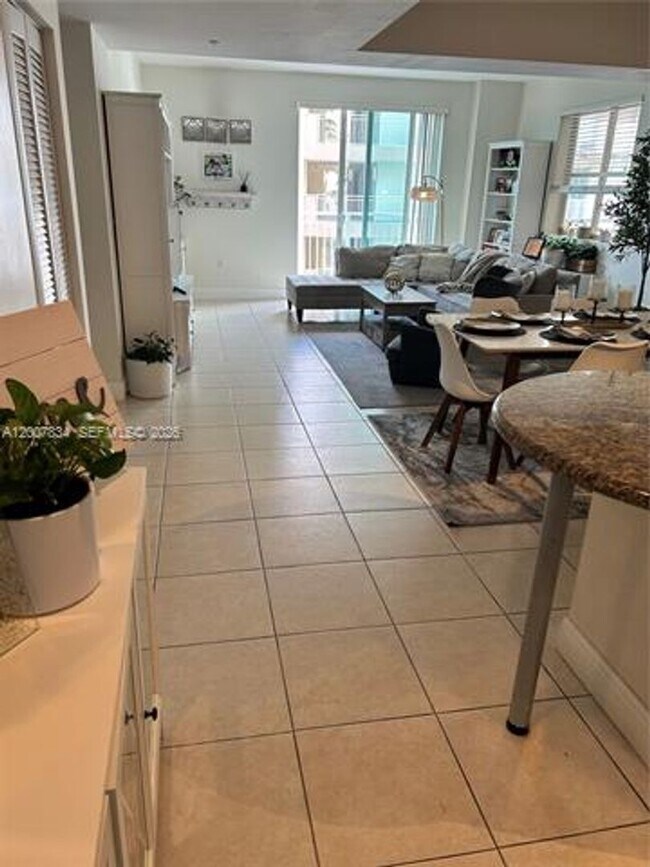 Foto del edificio - 7275 SW 90th St