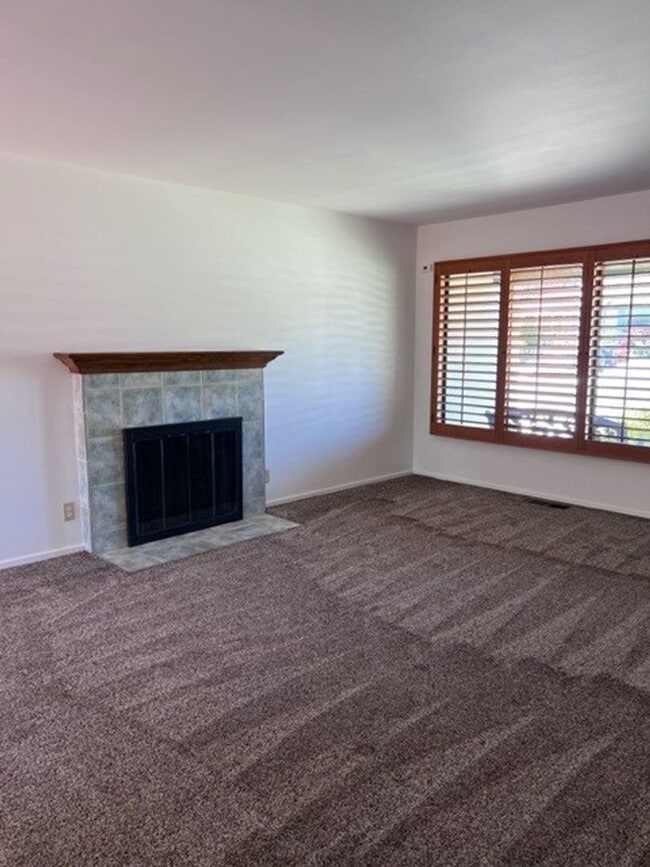 Building Photo - Nor Cal Realty, Inc - 3 bedroom 1 bath house