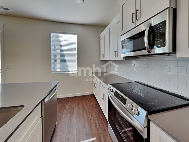 Building Photo - 9523 W Shumard St