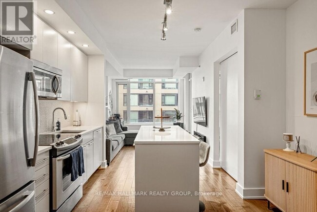 Building Photo - 108 Richmond Rd