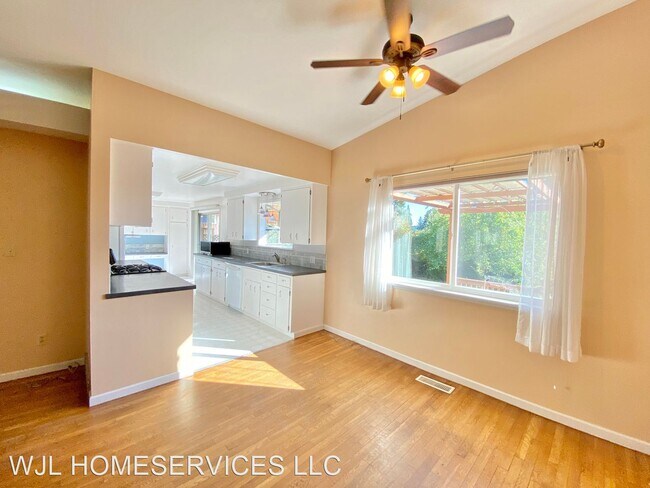 Foto del edificio - 4 br, 2.5 bath House - 15401 NE 3rd Pl
