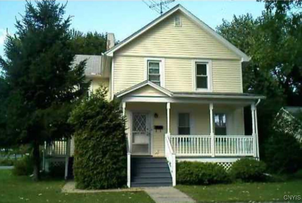 Primary Photo - 30 W Elizabeth St