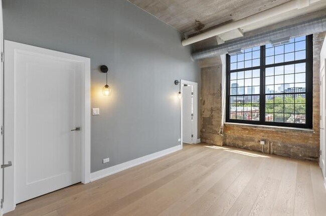 Foto del edificio - 2 bedroom in Chicago IL 60607