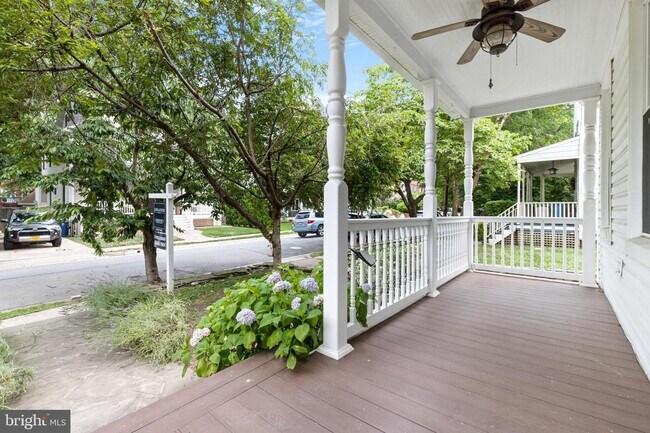 Foto del edificio - 409 E Bellefonte Ave