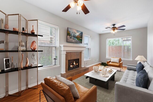 Foto del edificio - 6827 Hollow Hearth Dr