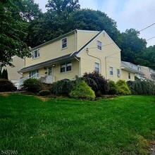 Building Photo - 19 Knoble Pl