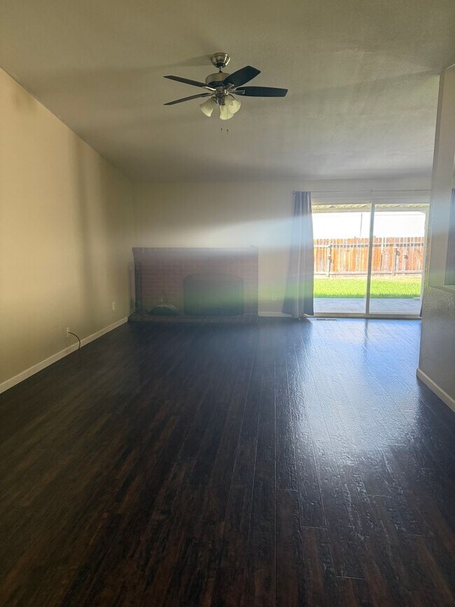 Foto del edificio - 4605 Rio Encantado Ln