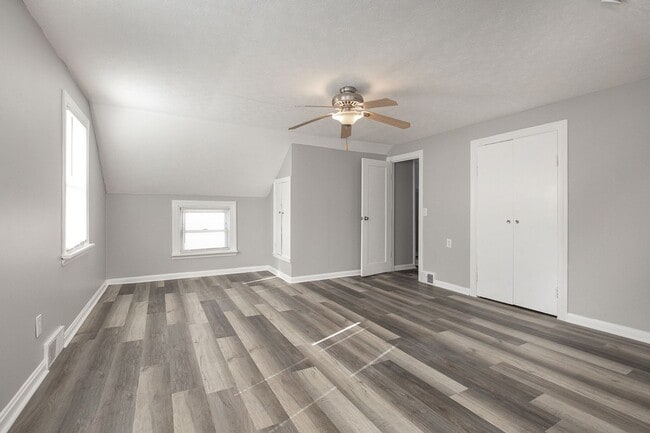 Building Photo - 3 bed 1.5 bath Euclid Single Family home