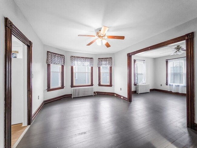 Building Photo - 634 High St