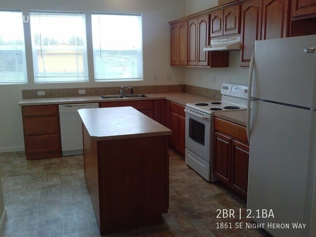 Foto del edificio - Spacious 2bed/2.5bath townhome, Coming Soon!