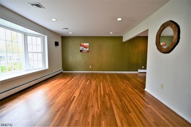 Building Photo - 9 Copperfield Rd