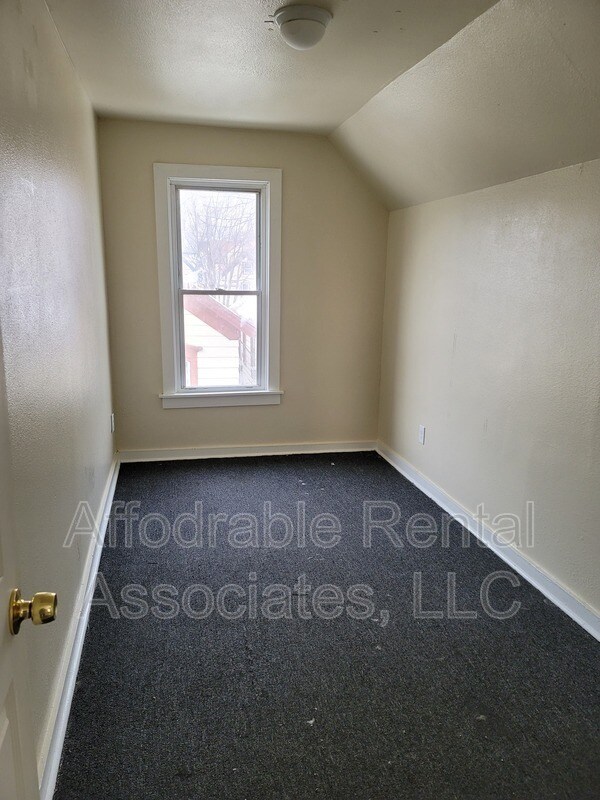 Building Photo - 1310 W Scott St