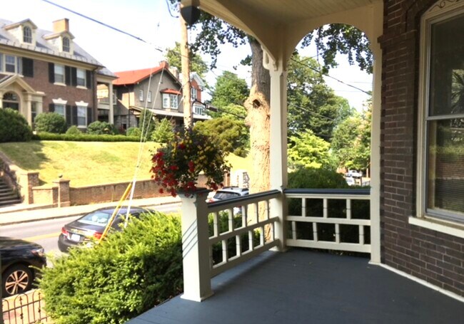 Foto del edificio - 304 E Beverley St