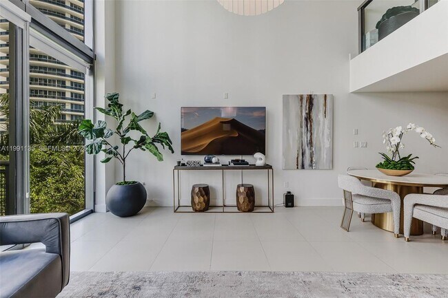 Foto del edificio - 6000 Collins Ave