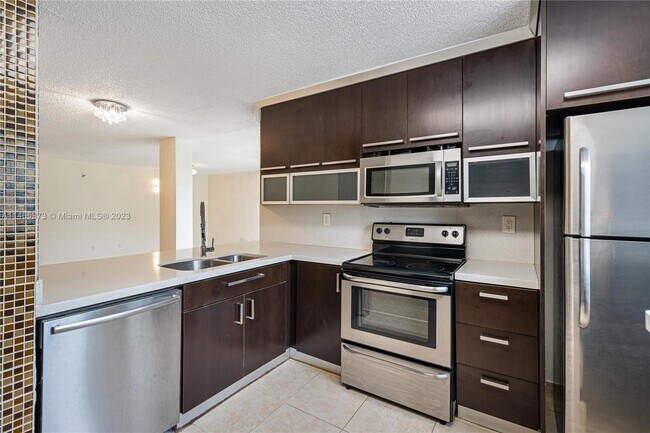 Building Photo - 3553 Magellan Cir