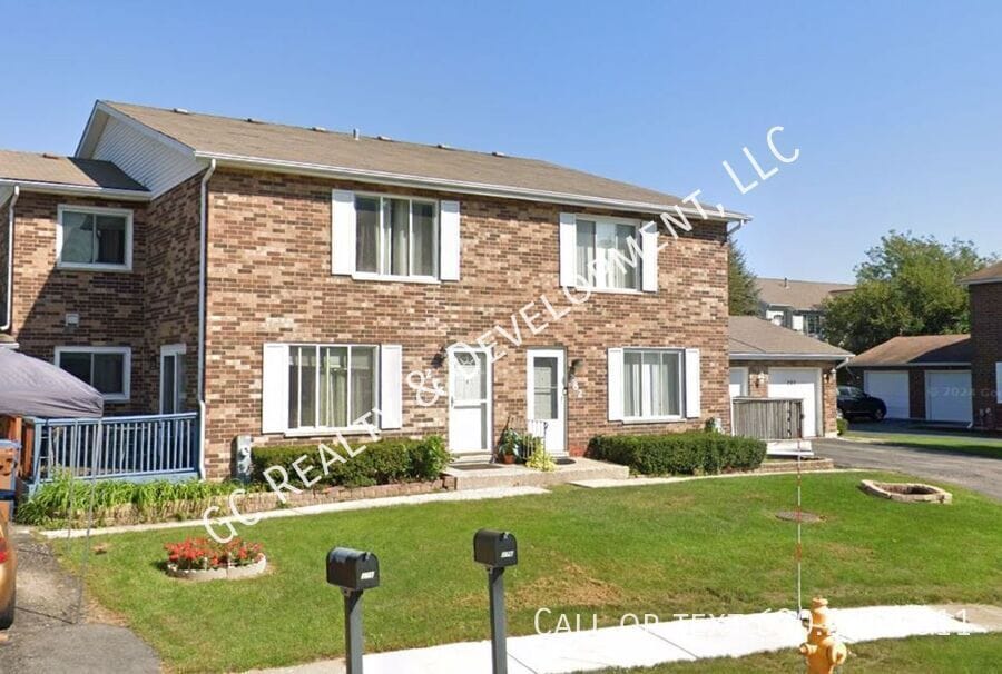 Primary Photo - 280 Paddock Cir