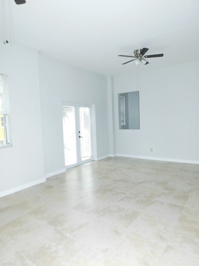 Building Photo - 2 br, 2.5 bath Townhome - 2307 Vintage Dr