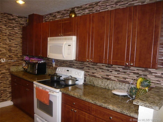 Foto del edificio - 6400 SW 62nd Ct