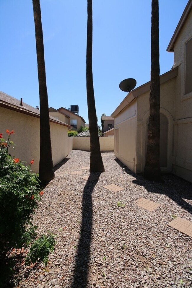 Foto del edificio - 3 bedroom 2.5 bath home in MERIT ESTATES i...