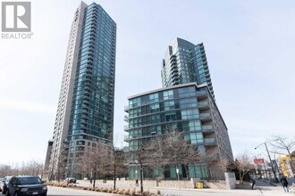Building Photo - 219-3219 Fort York Blvd