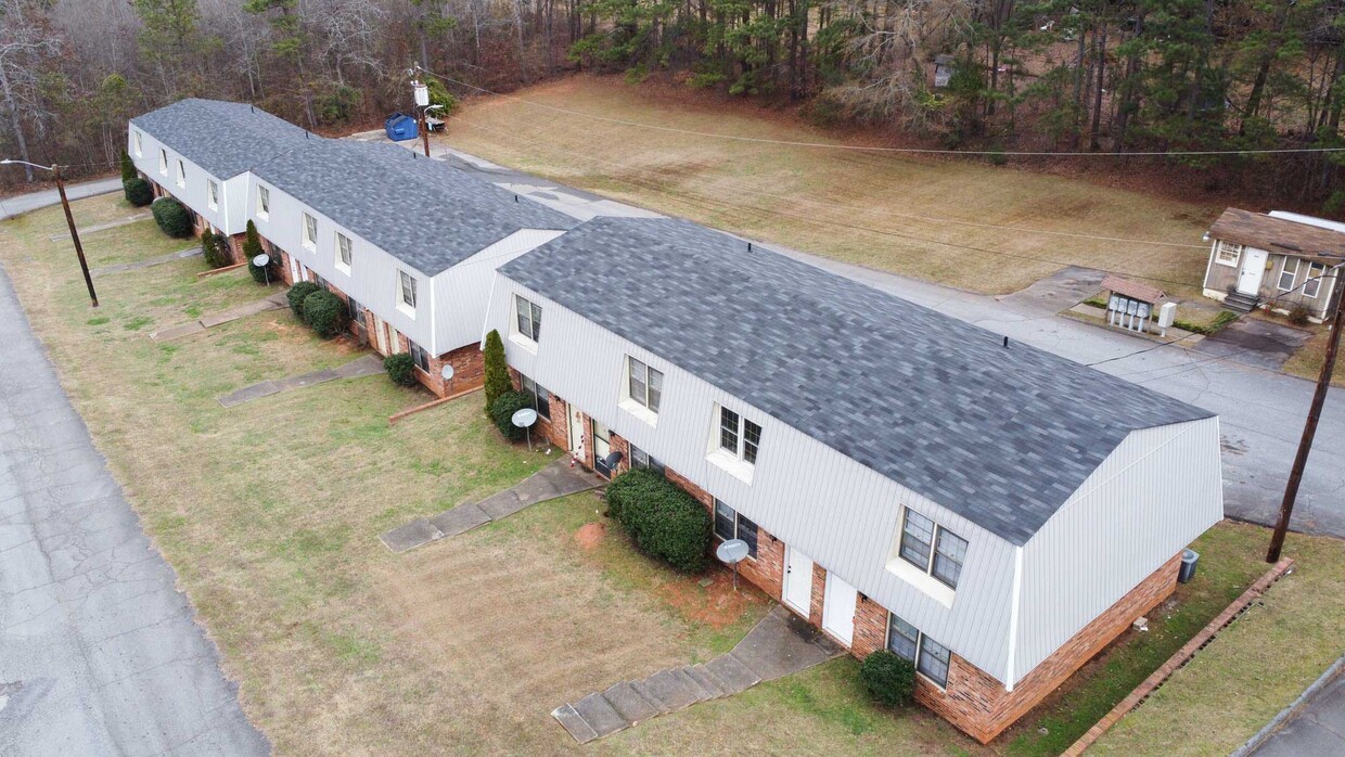 Primary Photo - Cascades Pointe at Clemson | Townhomes Loc...