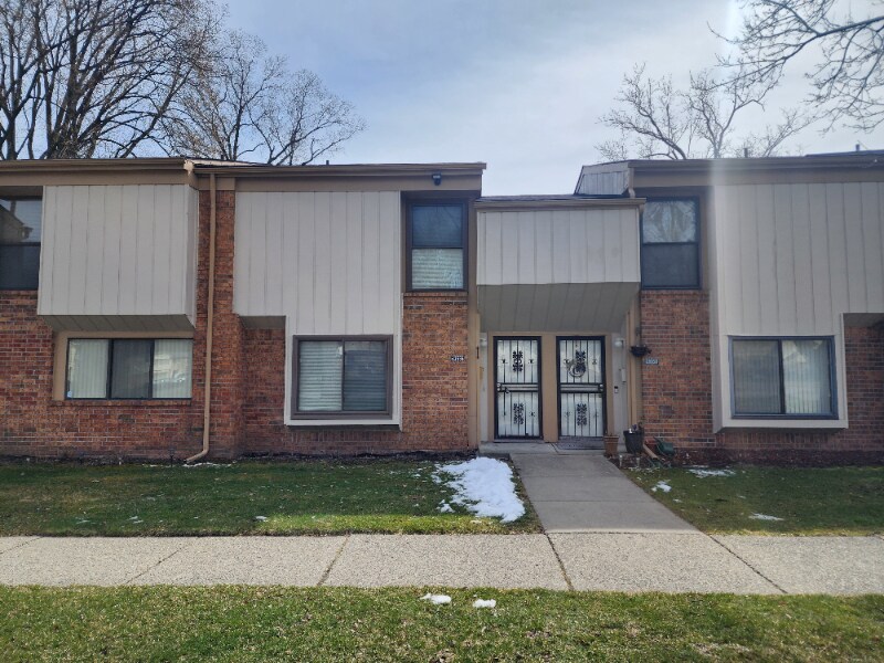 Primary Photo - 23556 Lahser Rd