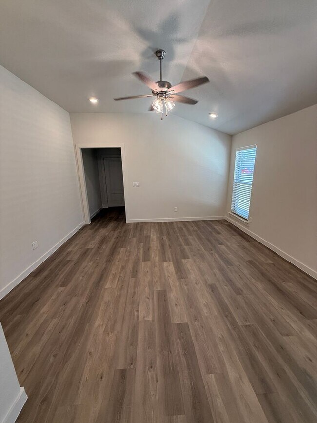 Foto del edificio - 5532 Auburn St