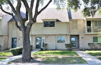 Building Photo - 2115 E Weldon Dr