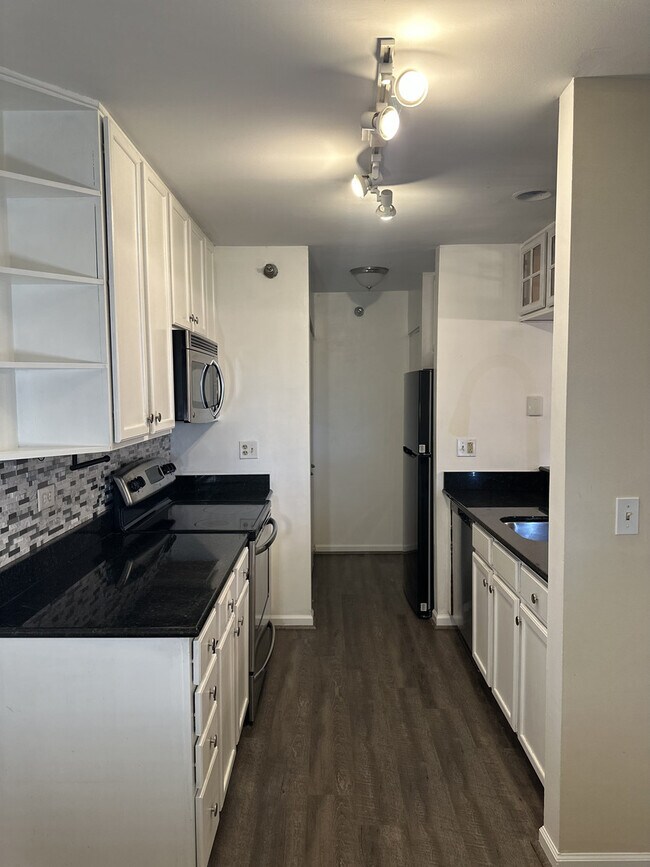 Foto del edificio - 214 Glengarry Dr