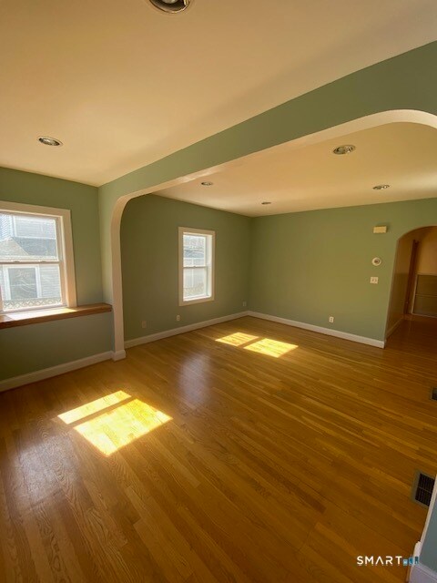 Building Photo - 42 High St