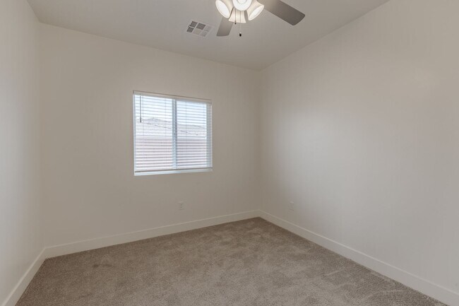 Foto del edificio - Beautiful Property in the Sage Canyon Neig...