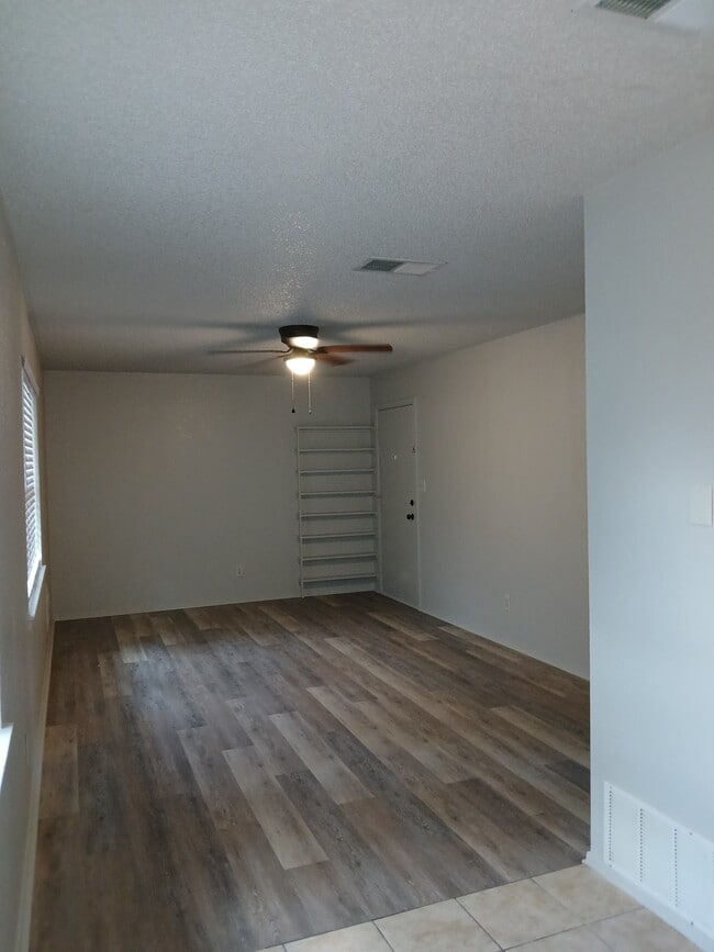 Building Photo - 2911 Featherston Avenue