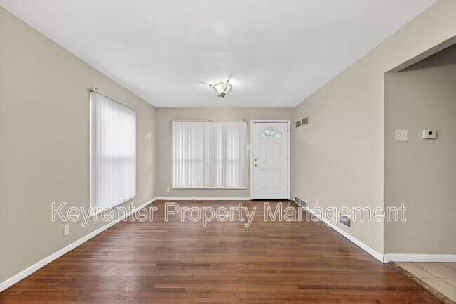 Foto del edificio - 10115 Saffron Dr