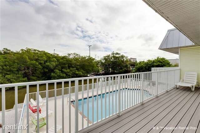Primary Photo - 106 Tropical Shore Way