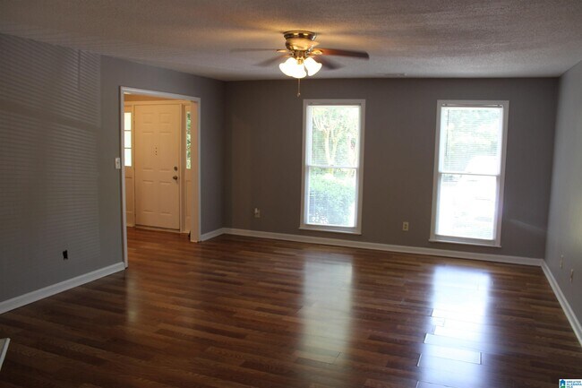 Building Photo - 13 Ashford Cir