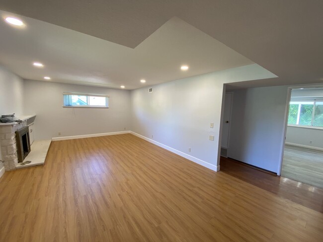 Building Photo - 20326 Lake Erie Dr
