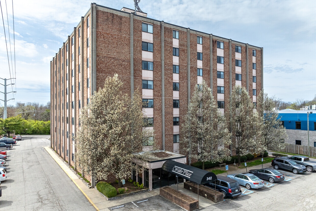 Waller Place Apartments in Lexington, KY