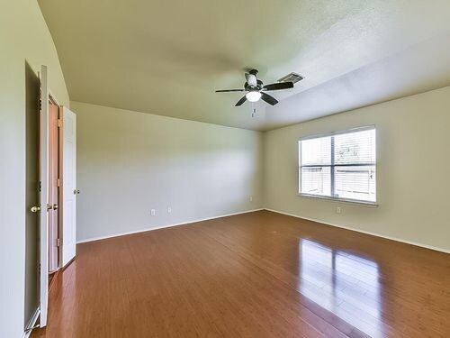 Building Photo - 24530 Lakecrest Village Dr