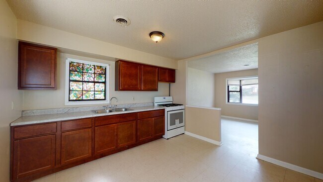 Building Photo - 430 N 39th St