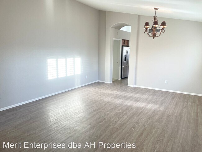 Building Photo - 3 br, 2 bath House - 12429 W VERMONT AVE